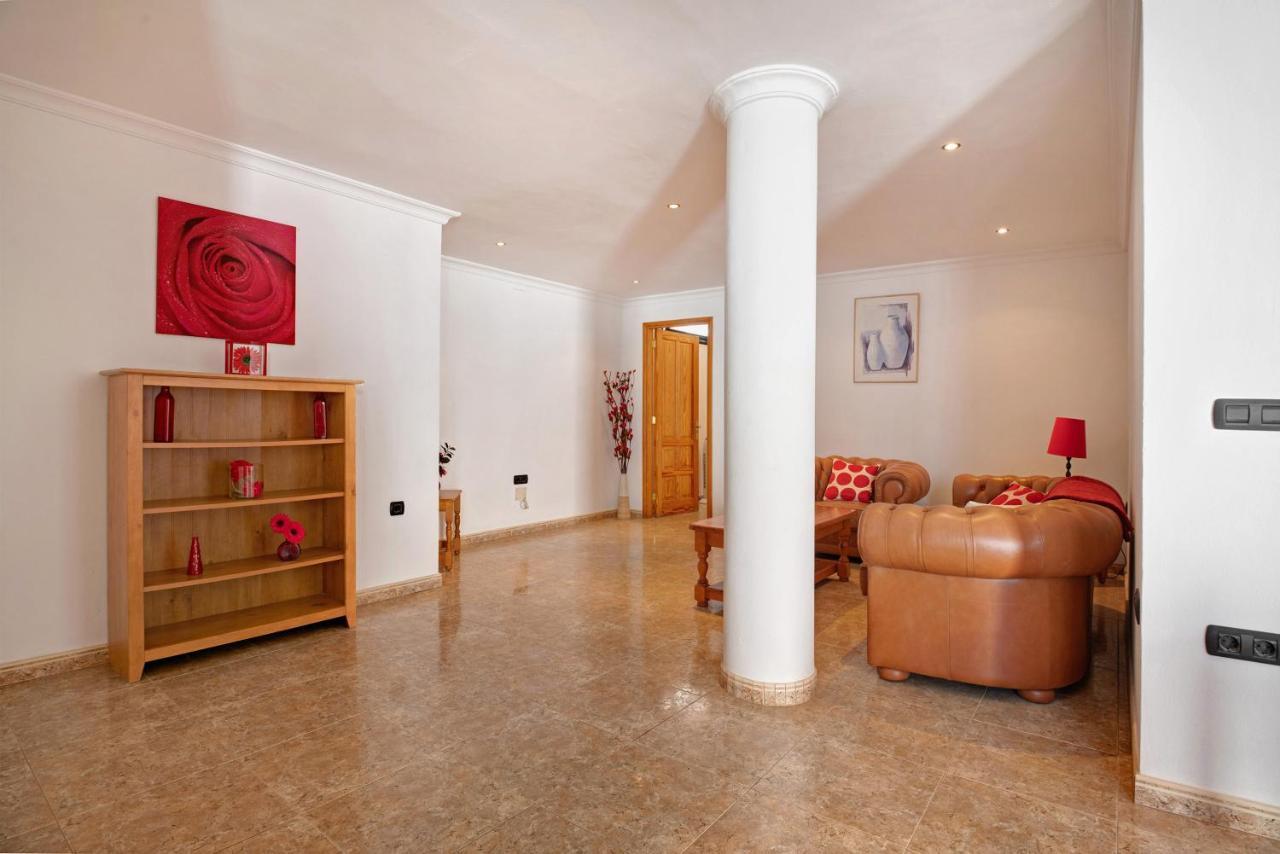 Villa Carolina Tias Exterior photo